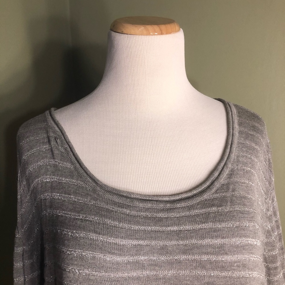 26/28 Lane Bryant sweater in grey with silver - Picture 2 of 6